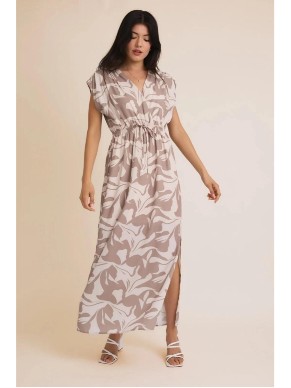 Gilli Dress Womens Medium Brown Tropical Print V Neck Cap Sleeve Maxi NWT